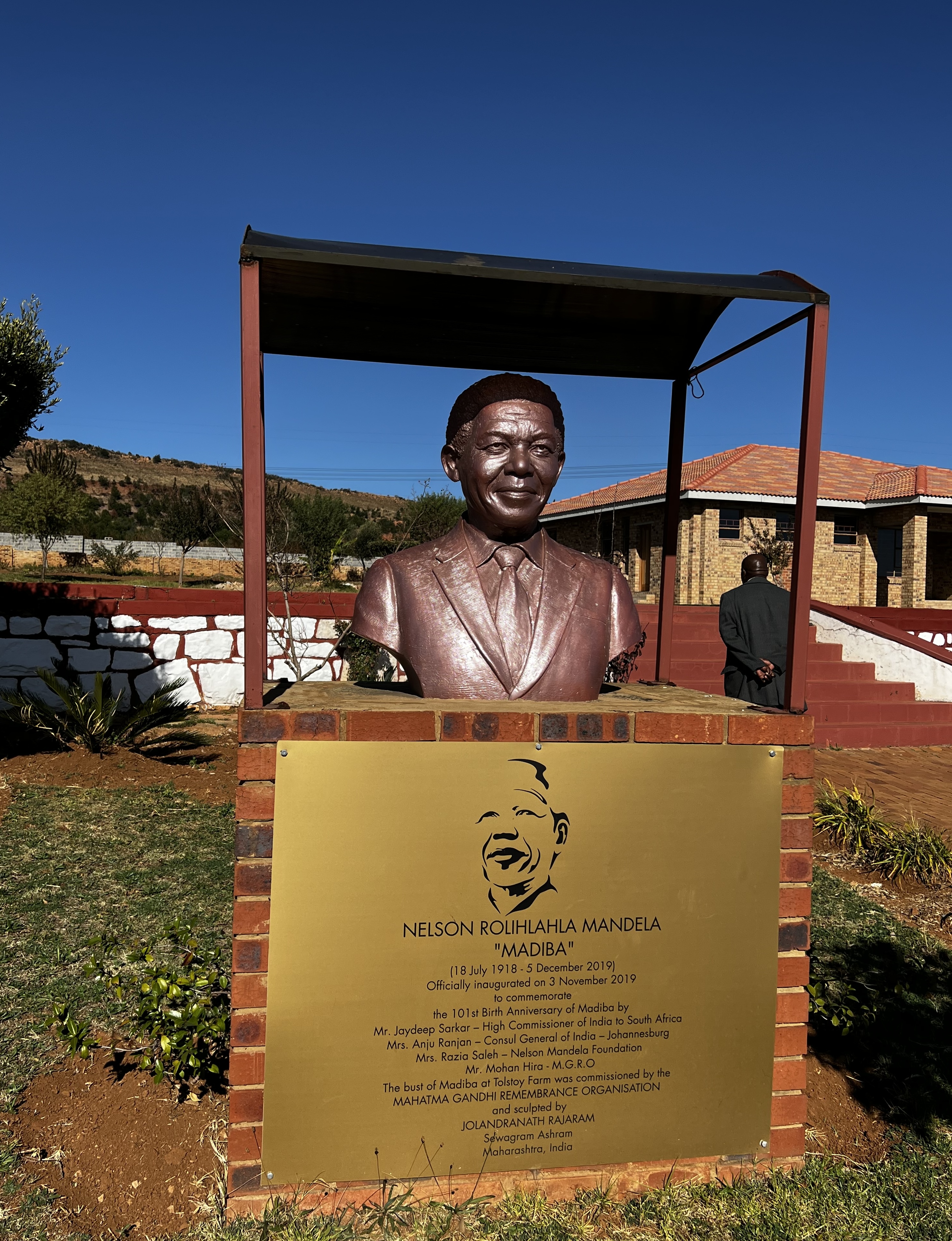 Mandela bust